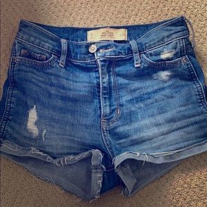 Hollister short-short- high rise